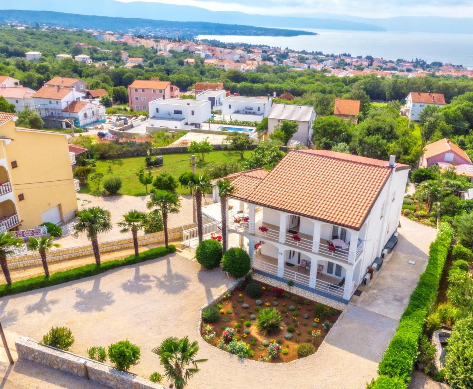 Apartments Kremenici Malinska Exteriör bild